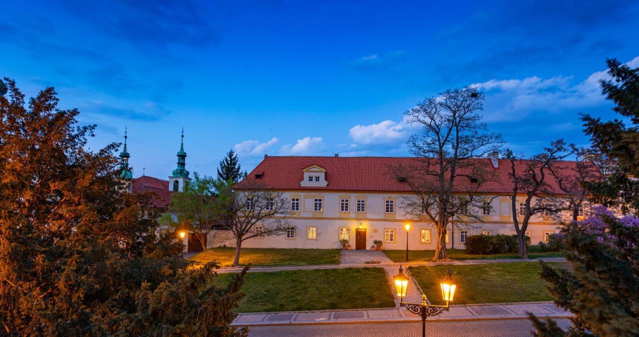 Loreta Hotel Praga Esterno foto