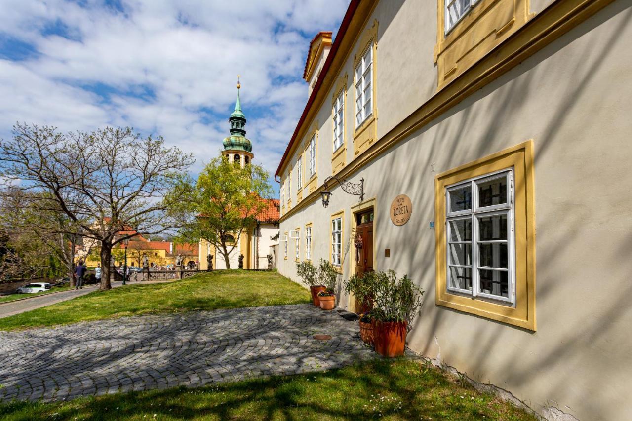 Loreta Hotel Praga Esterno foto