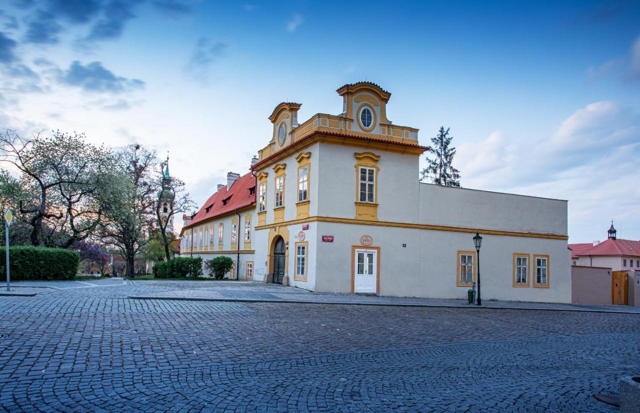 Loreta Hotel Praga Esterno foto